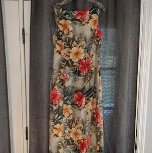 Connected Apparel Size 8 Green Floral Print Dress